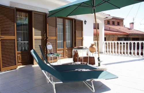 Fundao House | CASA DUAS FONTES - in the historic center of the village and next to the river pool