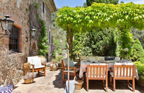 Mont-Ras House | CASA EL MOLI DE CAN BURJATS con piscina y chimenea - WeHost Costa Brava