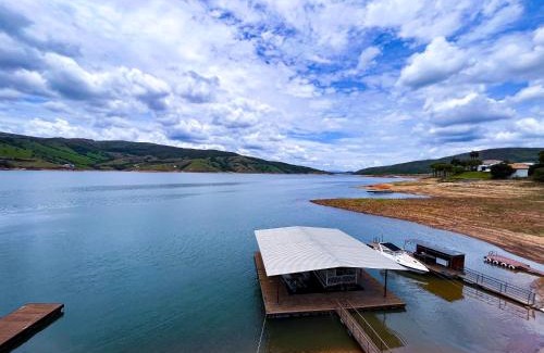 Capitolio House | Casa em Capitólio com piscina e vista para lago | W1