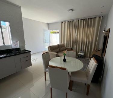 Tupy House | Casa em Itanhaém com Piscina e Ar condicionado à 900 Metros da Praia