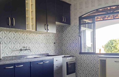 Bueno Brandao House | Casa Espaçosa em Bueno Brandao com Area de Lazer