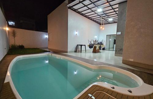 Maringa Villa | Casa espaçosa, mesa de sinuca e piscina aquecida!