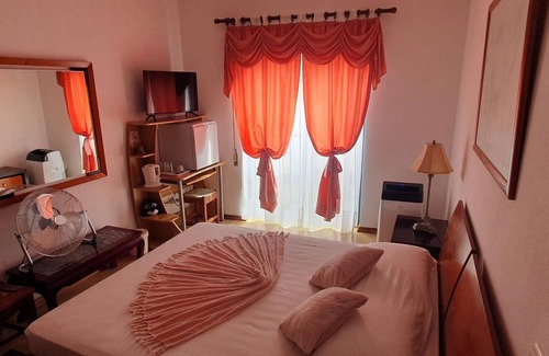 Alfarrobeira House | Casa Felicidade