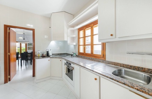 Pont d'Inca Ski Chalet | Casa Félix is located in a residential area, with a private pool and gardens