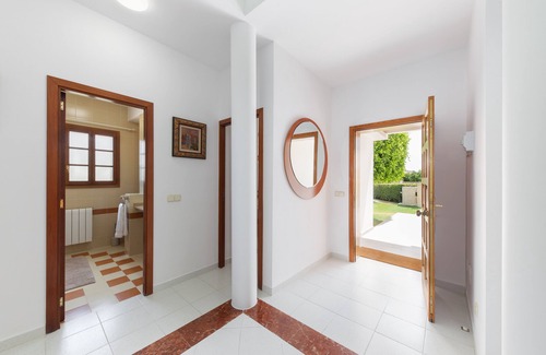 Pont d'Inca Ski Chalet | Casa Félix is located in a residential area, with a private pool and gardens