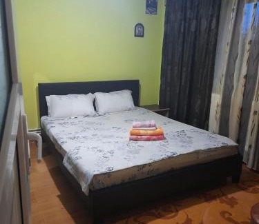 Douazeci si Trei August House | Casa G