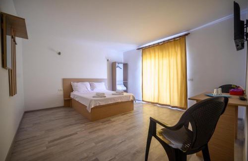 Costinesti House | Casa Gore