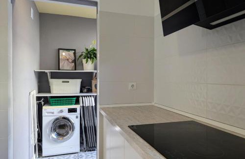 Paco Branco Villa | Casa Hortelã Laranja - Townhouse with Backyard 5min from Faro