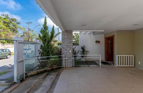 Niteroi House | Casa incrível com 04 suítes - 5 min de Itacoatiara