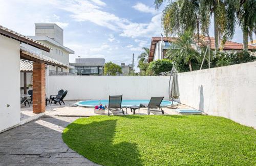 Jurere Internacional House | Casa Jurere Internacional com 6 quartos e piscina, churrasqueira , 300m do mar