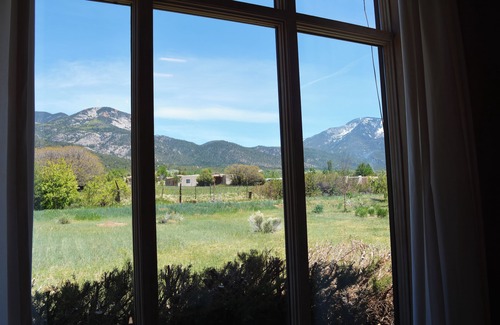 Arroyo Seco House | Casa Kachina in Beautiful Los Altos Great Mountain Views
