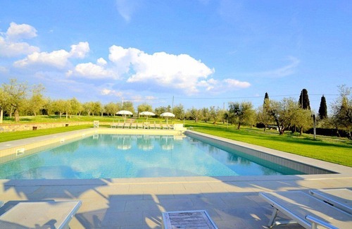 Barberino Tavarnelle House | Casa Katia G: A characteristic and welcoming two-story apartment in the characteristic style of the Tuscan countryside, with Free WI-FI.