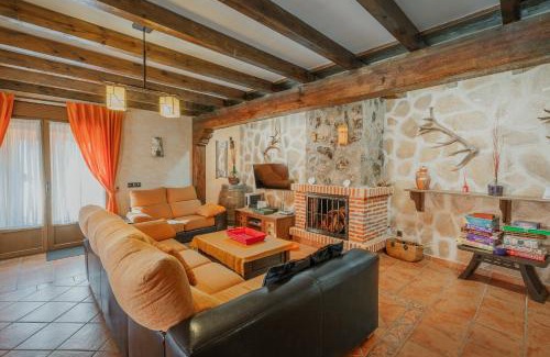 Munopedro House | Casa Las Tres Coteras