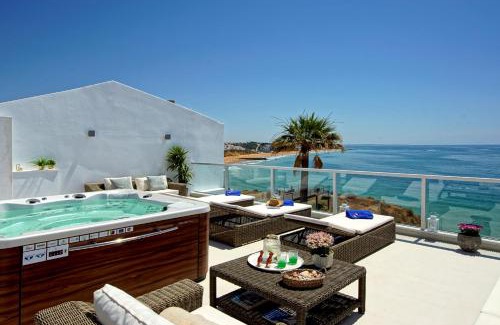 Peneco Beach Villa | Casa Latino - Oceanfront - Luxury & Charming villa- Jacuzzi at Rooftop by DreamvillasAlbufeira