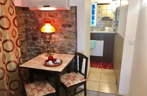 Mili Apartment | CASA LELA 3.HYDRA
