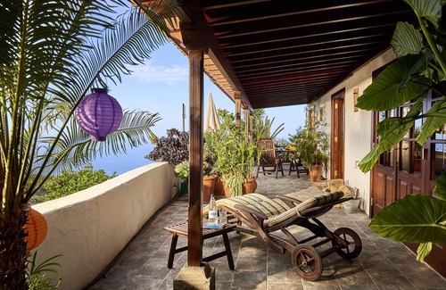 Los Llanos House | Casa Los Suenos cozy country house with sea and mountain views