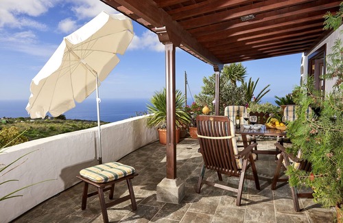 Los Llanos House | Casa Los Suenos cozy country house with sea and mountain views