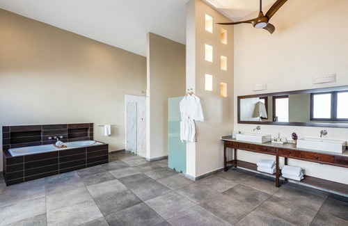 Downtown Mazatlan Hotel | Casa Lucila Mazatlán Curamoria Collection - Adults Only