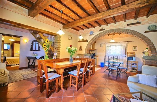 Pieve di Chio Villa | Casa Margherita 1 by PosarelliVillas