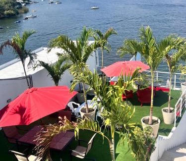 Tequesquitengo House | Casa Mediterránea, lujo y confort junto al lago