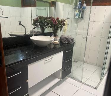 Marambaia House | Casa moderna com vista para floresta