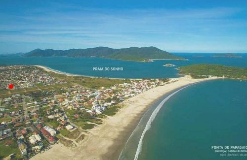 Ponta do Papagaio House | Casa na Praia do Sonho com Piscina e Jardim.