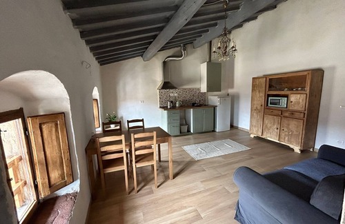 Panzano in Chianti Apartment | Casa Osci: Simple and Cozy Apartment with Vineyard Views in the Heart of Chianti