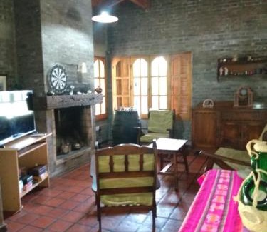 Tunuyan House | Casa Ossès -Tu casa en Vista Flores!Hermosa casa de vacaciones