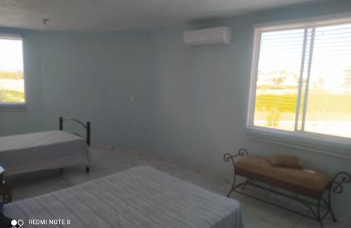 Juarez House | Casa para grupos hasta de 20 personas Frente al parque industrial Zilum Park Crown Iberdrola hunter Douglas