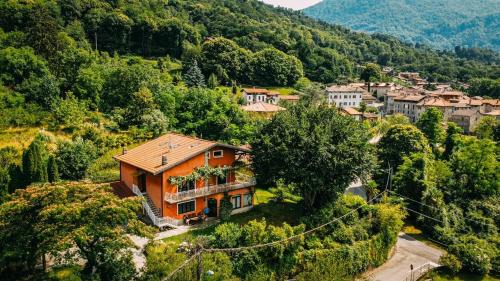 Porto Valtravaglia Apartment | Casa Paradiso