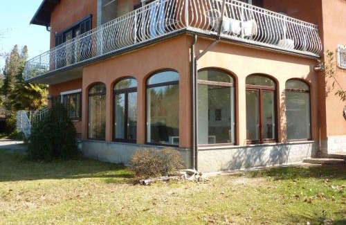 Porto Valtravaglia Apartment | Casa Paradiso