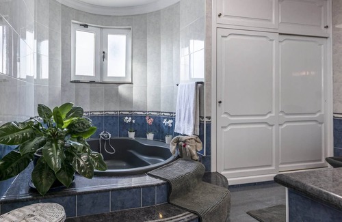 Tahiche House | Casa Portuguesa con tres dormitorios y piscina privada