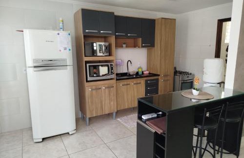 Alto Ribeirao Leste House | Casa próximo a Praia Morro das Pedras e Aeroporto com garagem para 2 carros