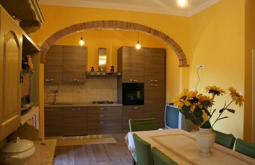 Cortona Old Town Apartment | Casa Rina Cortona with large pool, large private terrace, beautiful views, WiFi