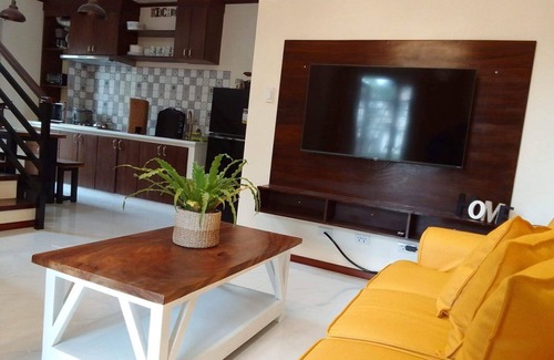 Tagaytay House | Casa Robles Full Villa: Private, Cozy House with Exclusive Pool in Tagaytay