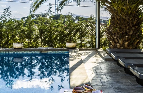 Lloret de Mar Villa | Casa Roca Grossa. Lloret lake, heated pool and whirlpool