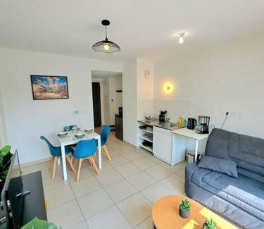 Tassin-la-Demi-Lune Apartment | Casa Rosa : appartement moderne avec balcon