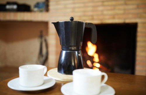 Iznatoraf House | Casa Rural Los Angostones