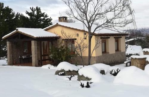 El Tiemblo House | Casa Rural Amarilla