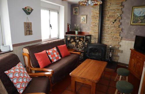 Santa Maria de Valdeon House | Casa Rural Cares
