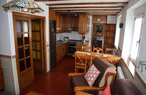 Santa Maria de Valdeon House | Casa Rural Cares