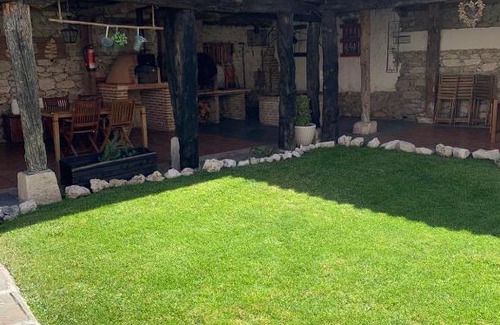Campo de Cuellar House | Casa rural Laguna Herrera