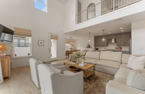 St. George House | Casa Sol: Desert Color Lagoon + Beaches