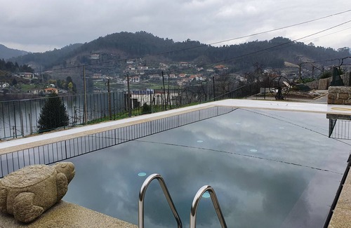 Guilhofrei House | Casa Souto do Monte-Bedroom-2 adults+1up to12years