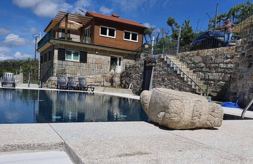 Guilhofrei House | Casa Souto do Monte-Bedroom-2 adults+1up to12years
