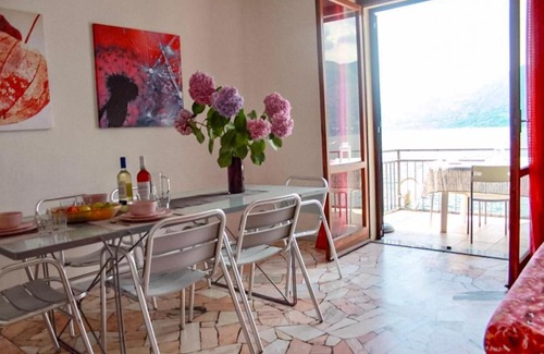 Brezzo di Bedero Apartment | Casa Spiaggia