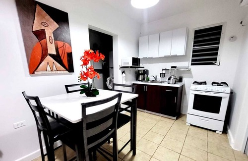 Vega Baja House | Casa Terruño, charming entire house with AC & Wi-Fi