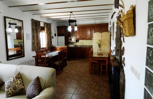 Cuevas del Campo House | Casa Triana with Mountain View, Shared Pool, Terrace & Wi-Fi