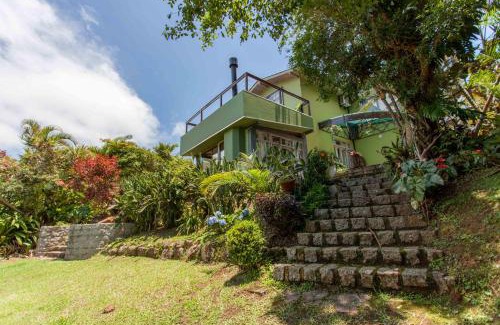 Canto da Lagoa House | Casa Tucano