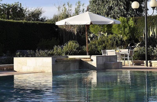 Presicce House | Casa Ulivella: An elegant and welcoming apartment surrounded by the greenery, with Free WI-FI.